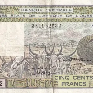 Billet BCEAO 500 Francs - Vieil homme et zébus - Lettre K (Sénégal) 1985 - Série Q.14 - P.706Kh Paiement Sécurisé