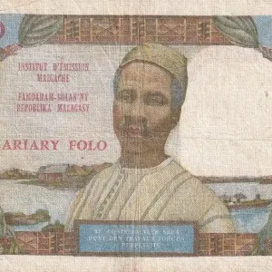 Billet Madagascar 50 Francs - Femme à chapeau - ND (1969) - Série M.20 - P.61 Offre Spéciale